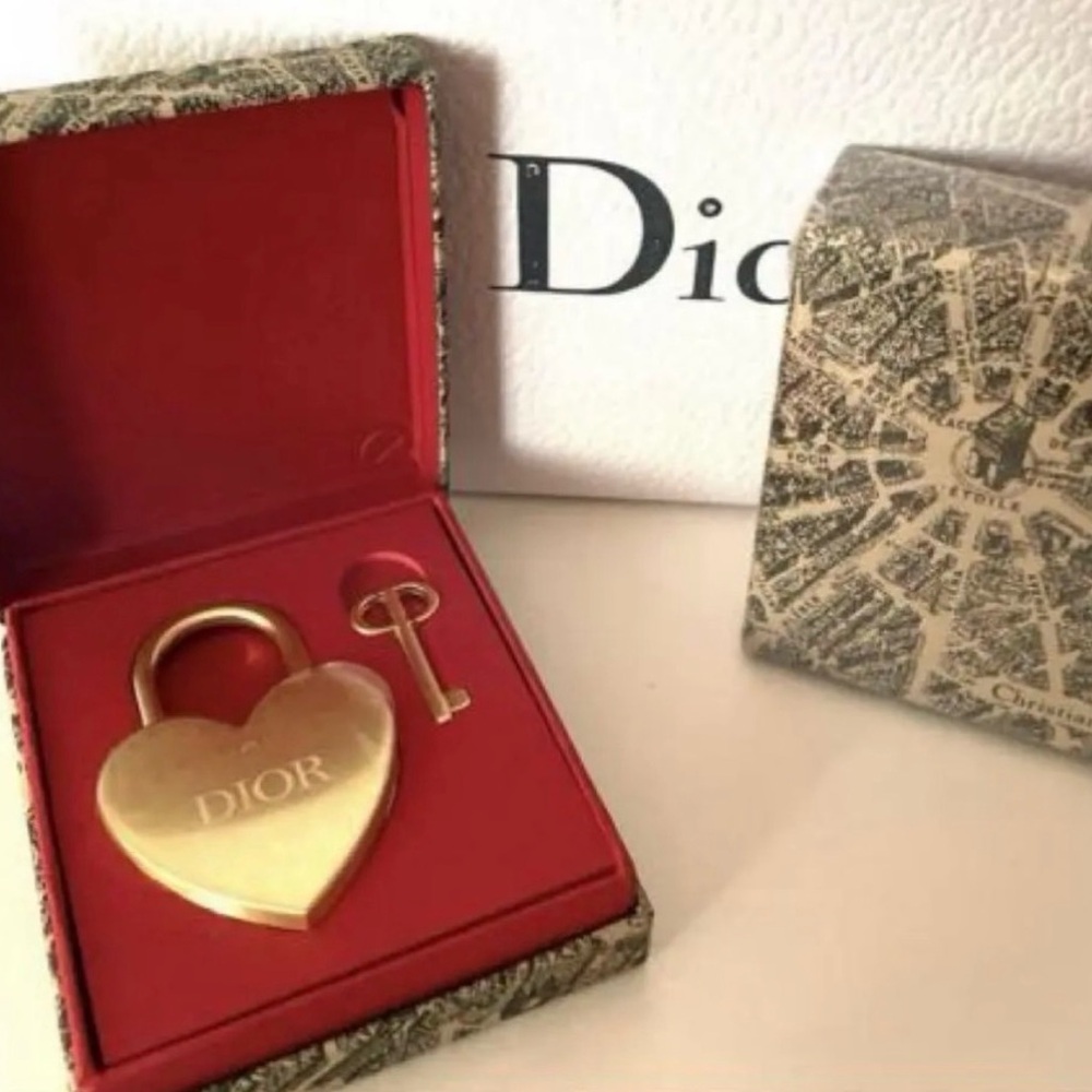 CHRISTIAN DIOR CADENA PADLOCK NWT
